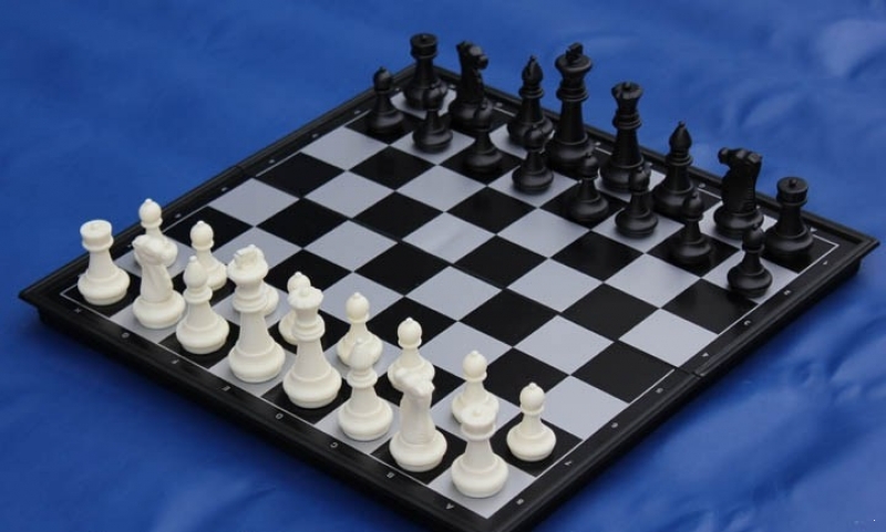 Большой магнитный игровой набор 2 в 1 шахматы + шашки