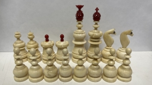 Антикварные шахматные фигуры. Конец 19-ого - начало 20-ого века. Кость.