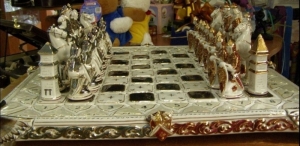 Шахматная доска фарфоровая 