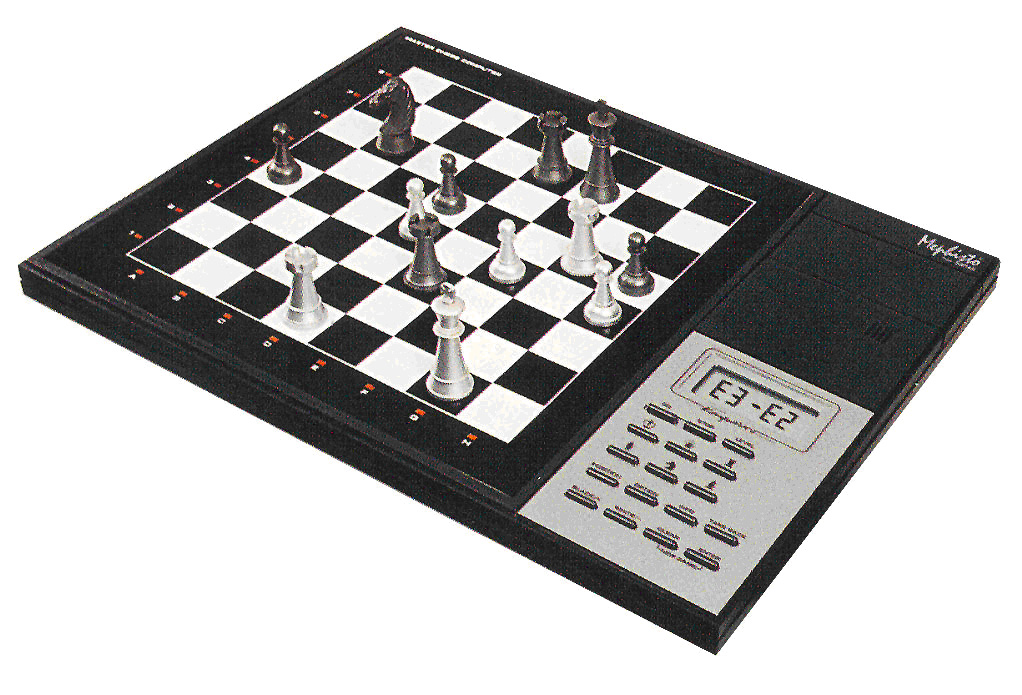 Master Chess Mephisto-Saitek (сильнейший шахматный компьютер).