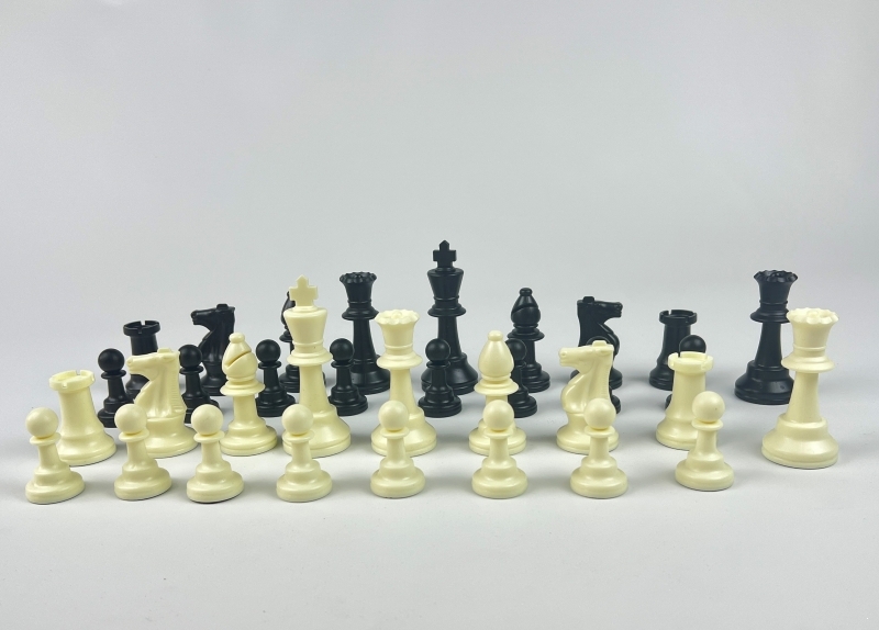 Шахматные фигуры Стаунтоновские пластмассовые увеличенные (без утяжелителя)